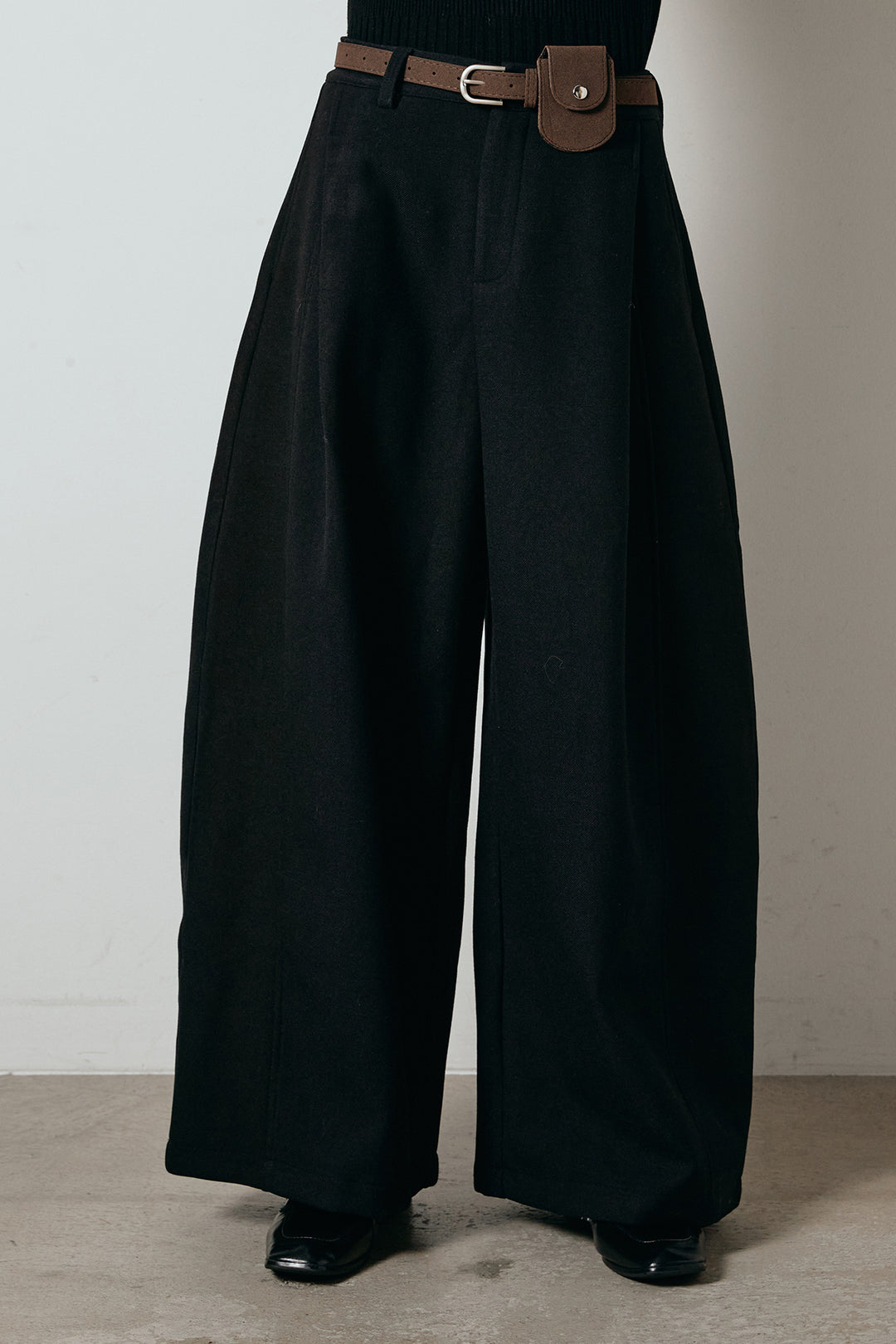 ポーチベルト付きカーブパンツ