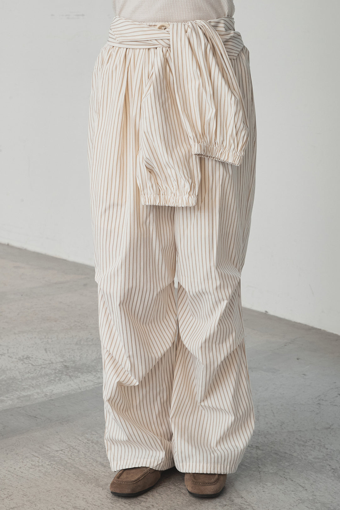 [SET]長袖アソートフォトTシャツ+ストライプウエスト巻きジョガーパンツ(2set)