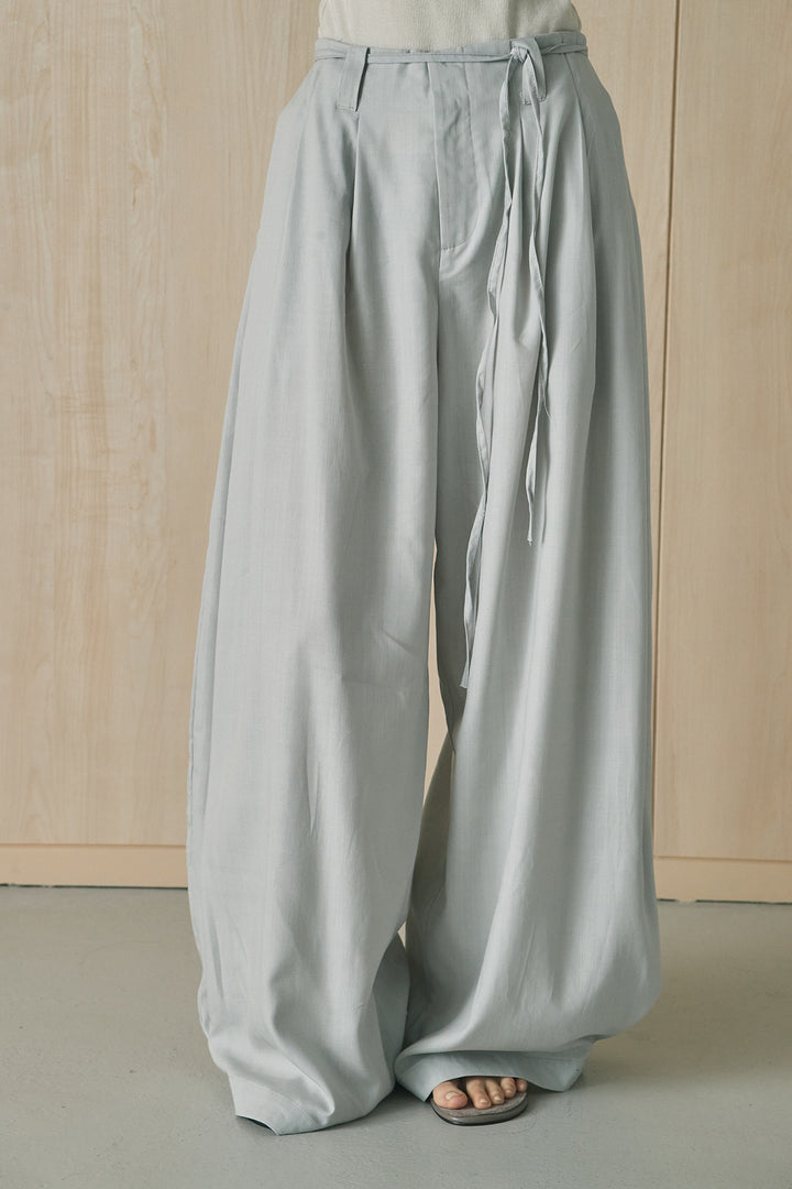 [SET]モノトーンフォトグラフィックT+ウエスト紐付きツータックボリュームカーブパンツ(2set)