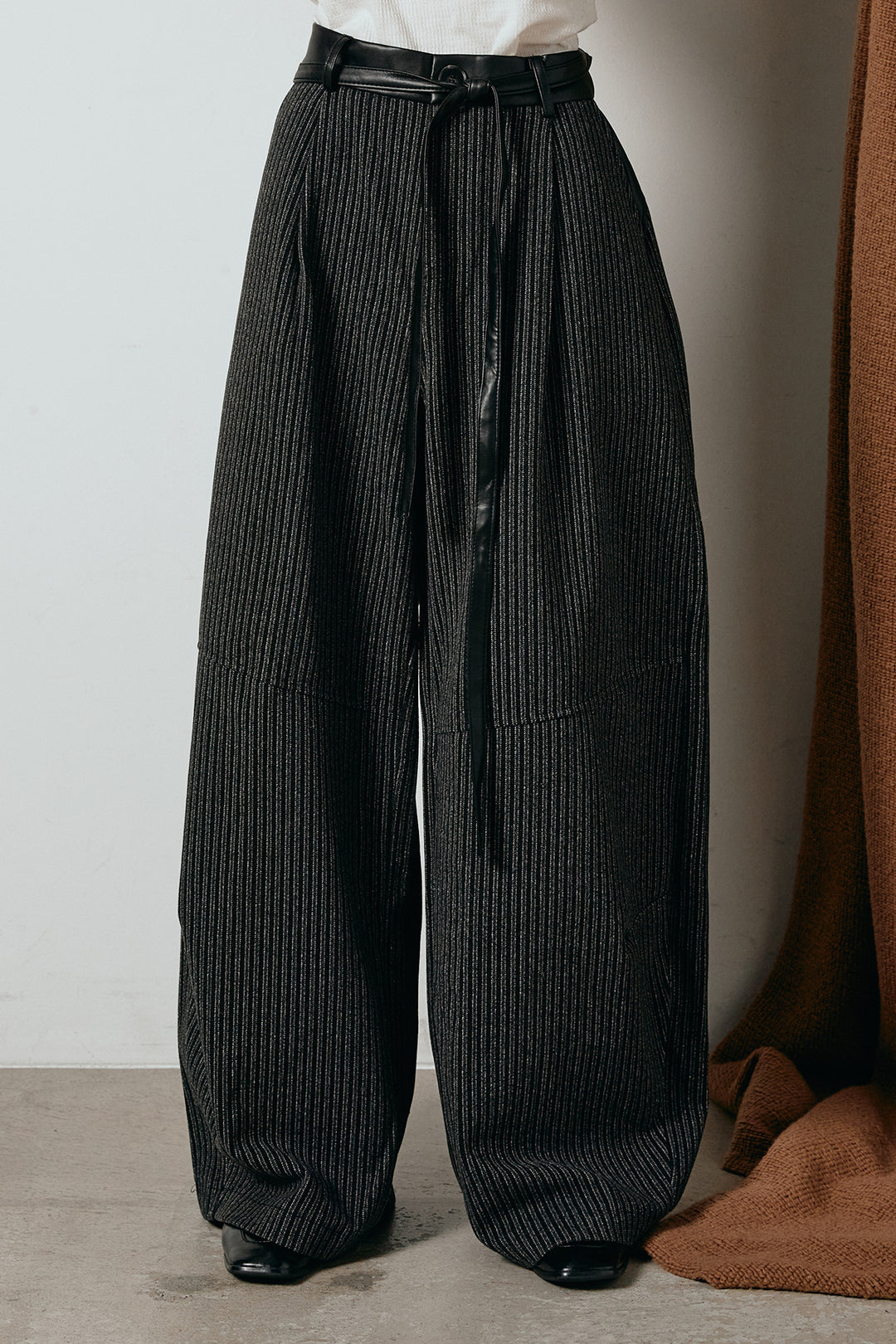 [SET]ノルディック柄Uネックプルオーバー+レザーライク配色ストライプパンツ(2set)