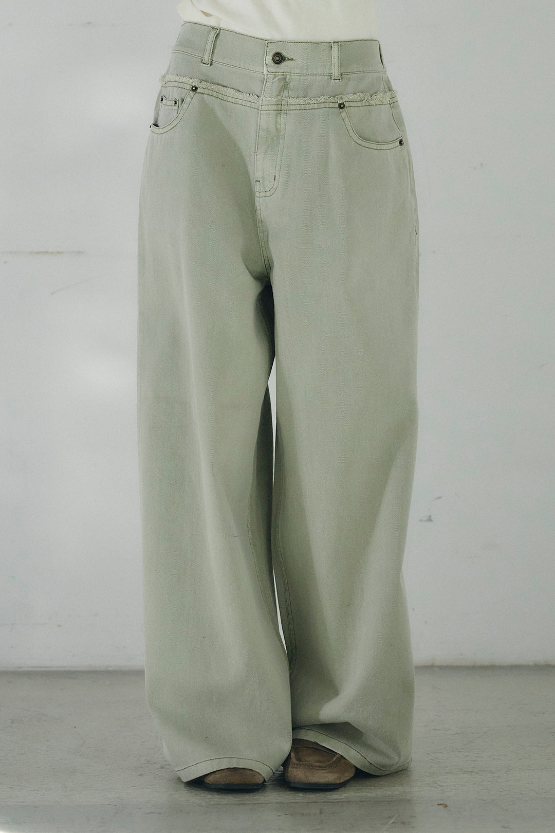 ウエスト裁ち切りデニムワイドパンツ