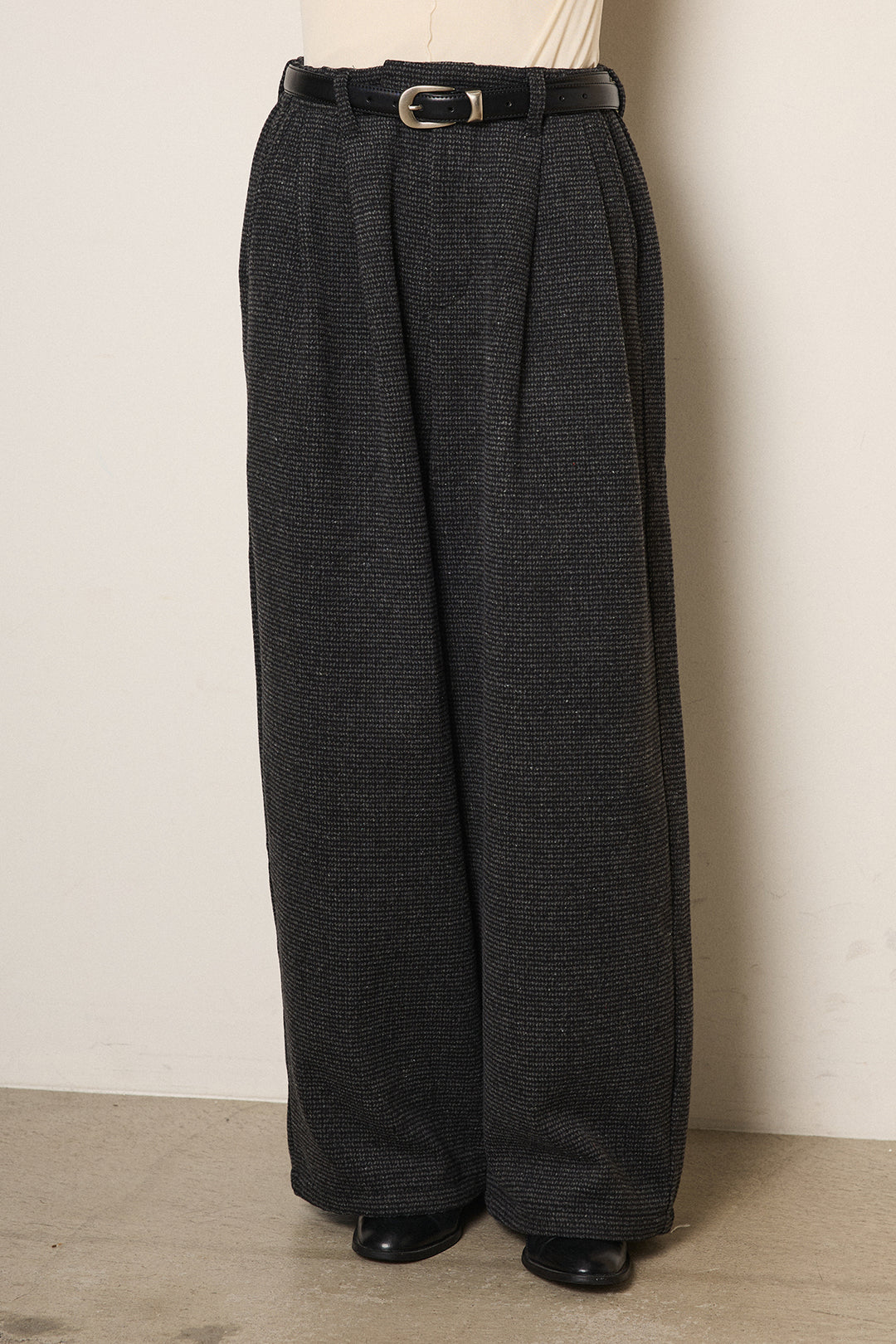 起毛タック入りツイードワイドパンツ