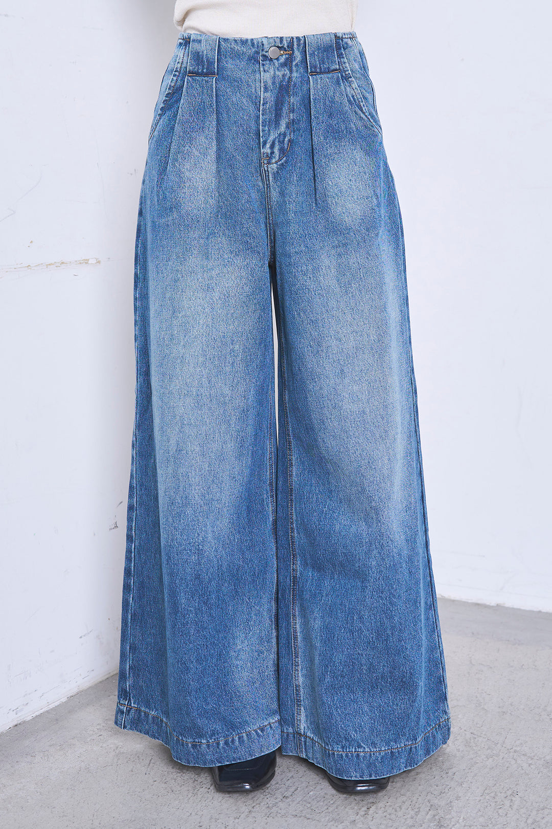 [SET]リサイクルポリニュアンス釦カーデ+ベルトループデザインハイウエストタックパンツ(2set)