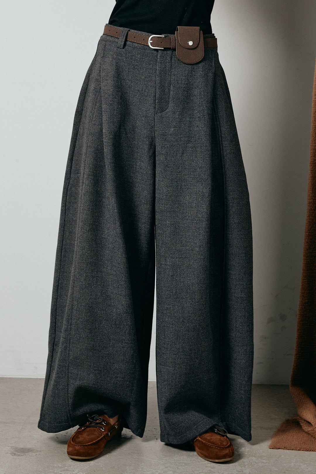 ポーチベルト付きカーブパンツ