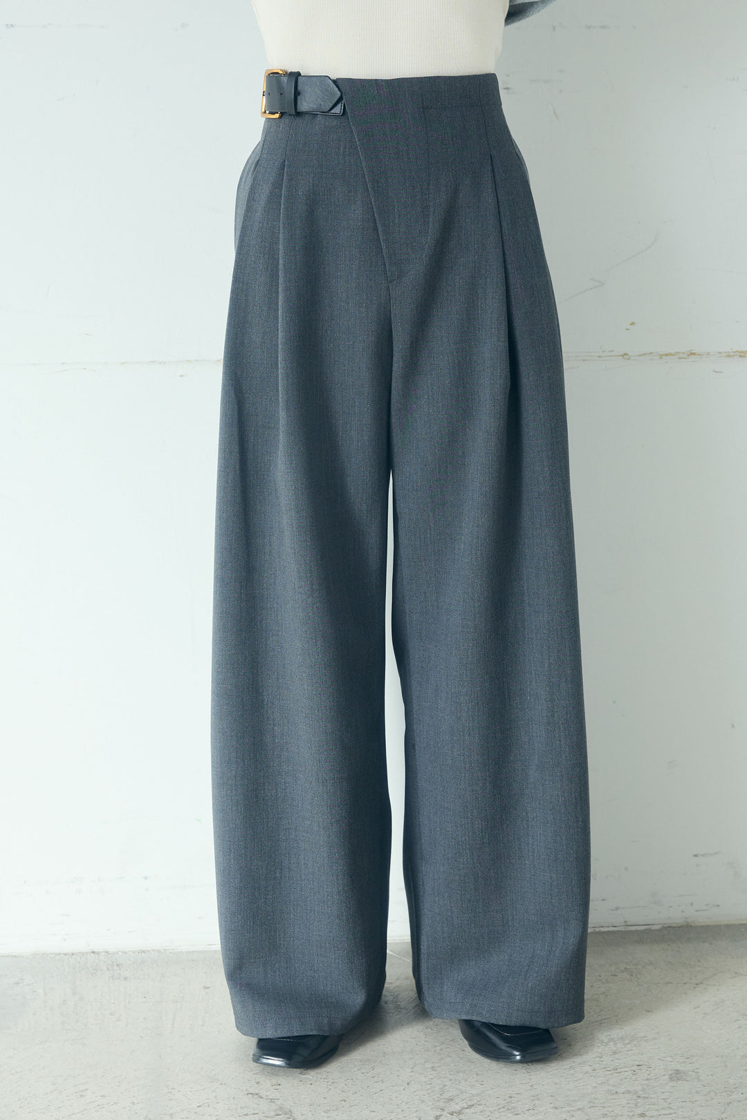 [SET]衿付きニットプルオーバー+サイドベルトタック入りスラックス(2set)