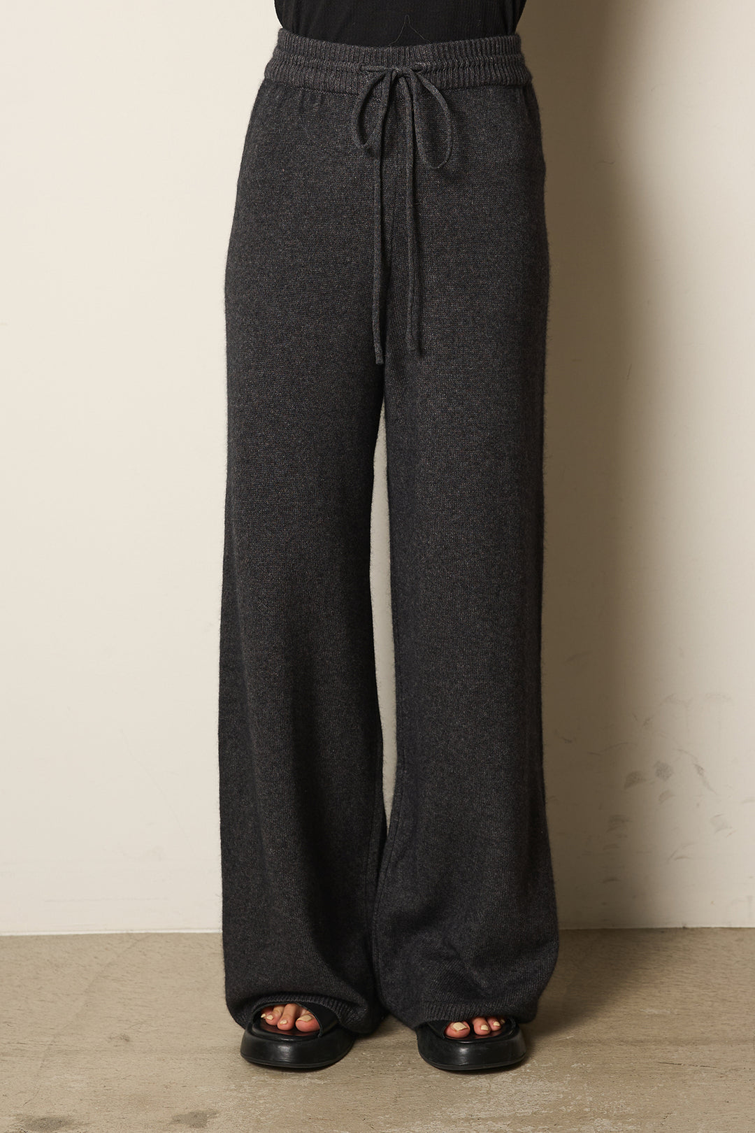 ウエストゴムリラックスニットパンツ
