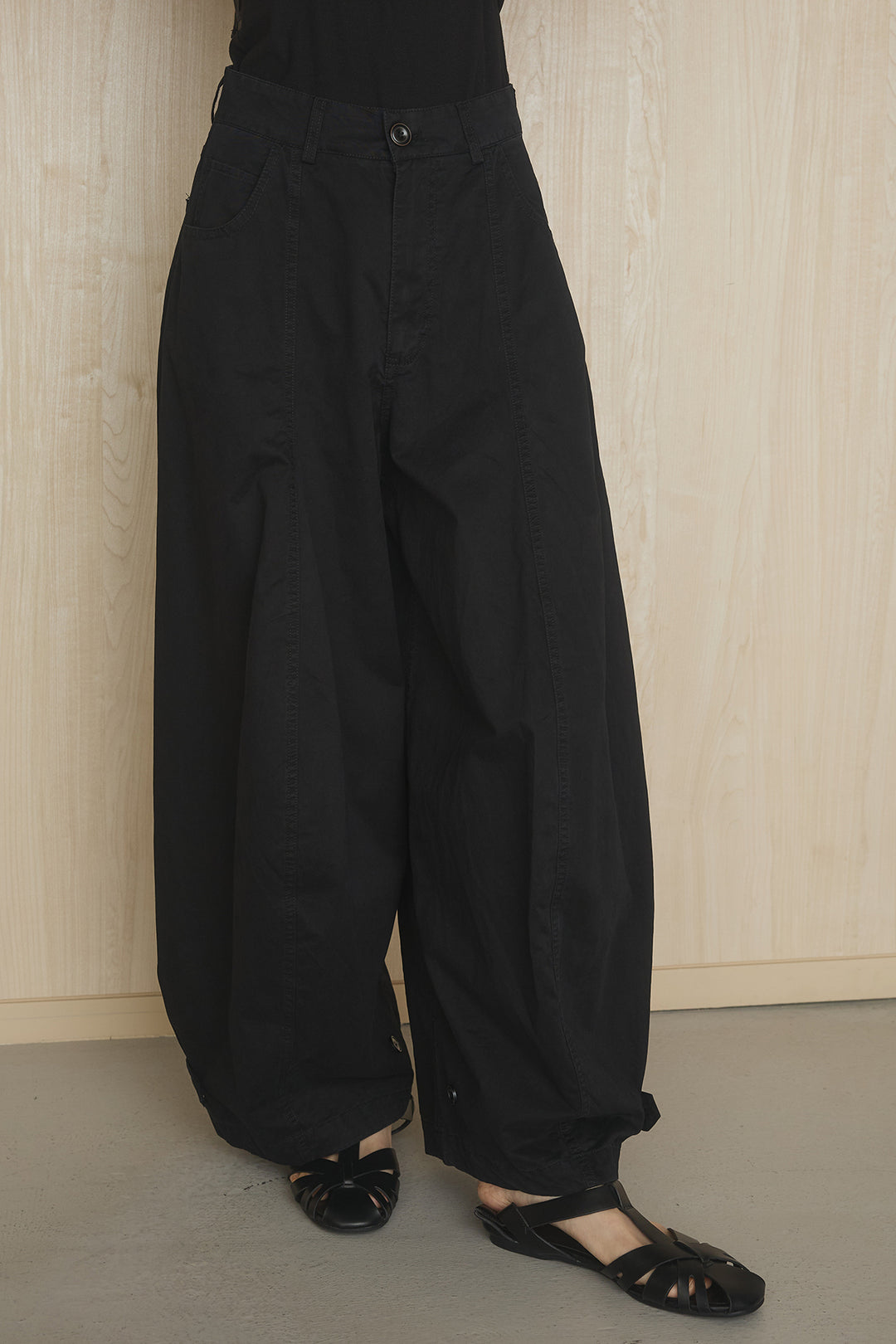 [SET]シフォン付きドレープ半袖カットソー+裾ボタン付きバレルパンツ(2set)