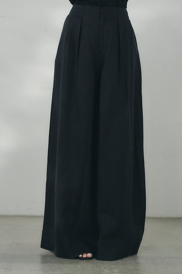 リネン混タックストレートワイドパンツ