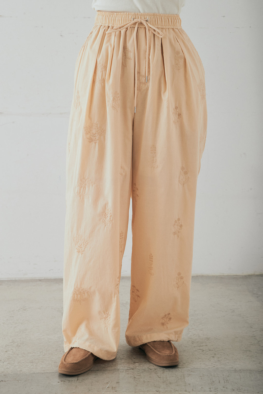 刺繍ローンタックイージーパンツ