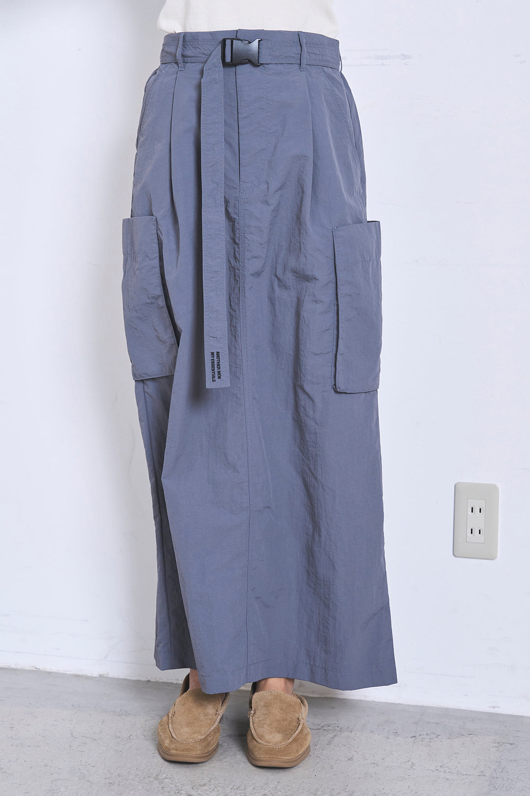 [SET]リサイクルポリニュアンス釦カーデ+撥水加工ナイロンスカート(2set)