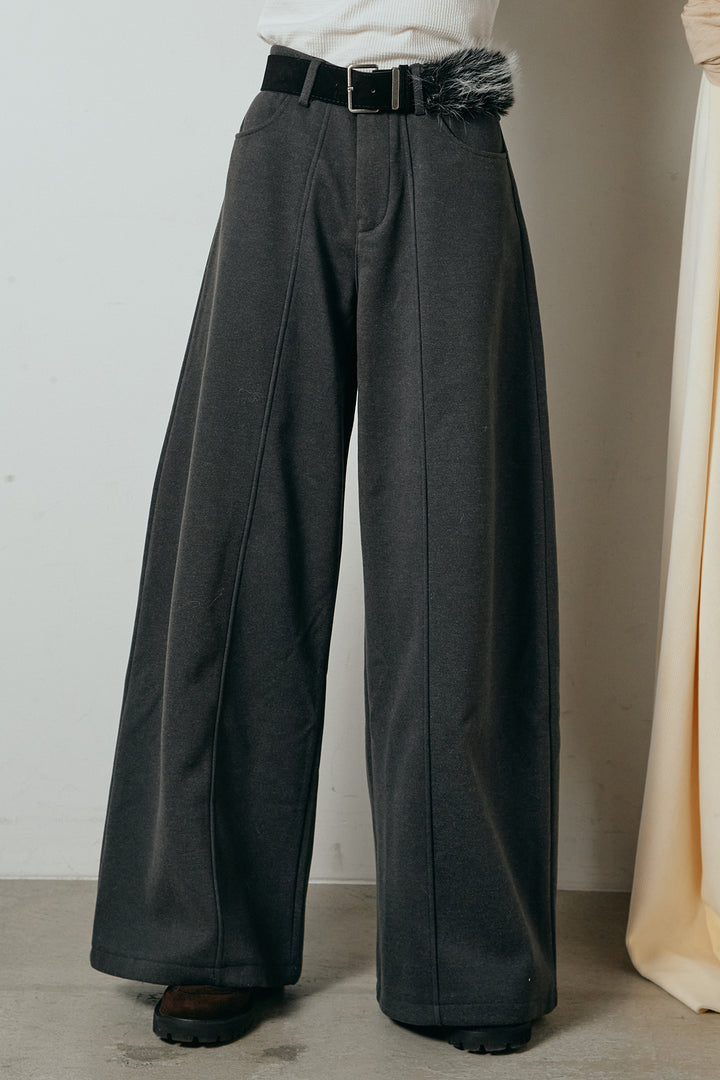ファーベルト付きワイドパンツ