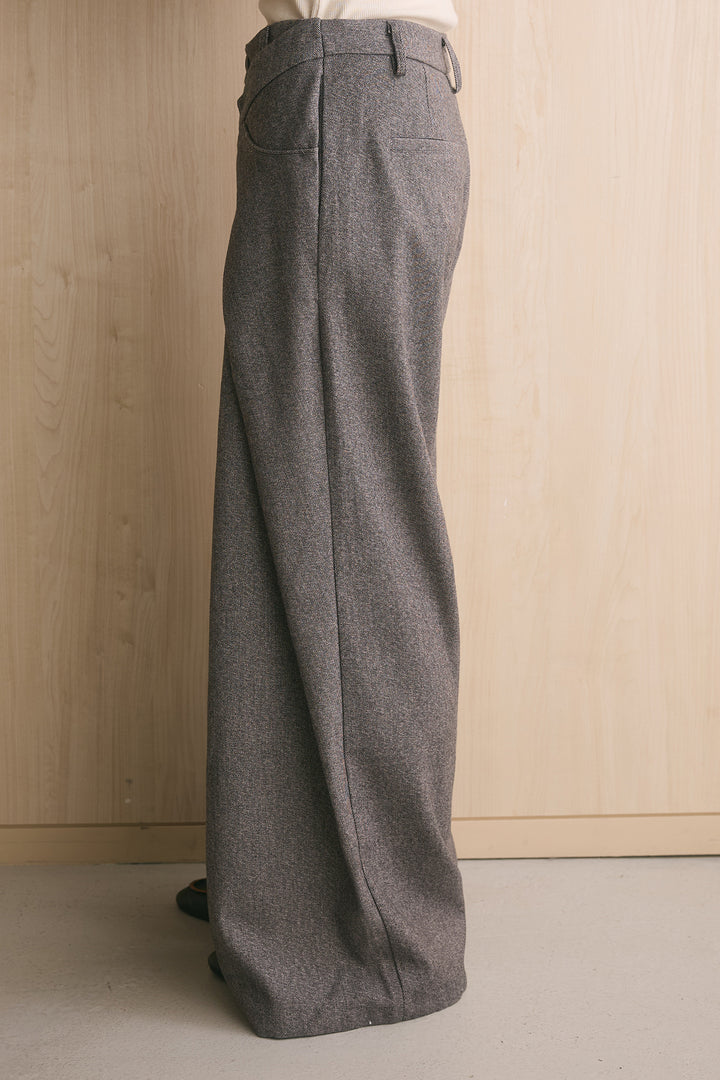 サイドデザインタックワイドパンツ