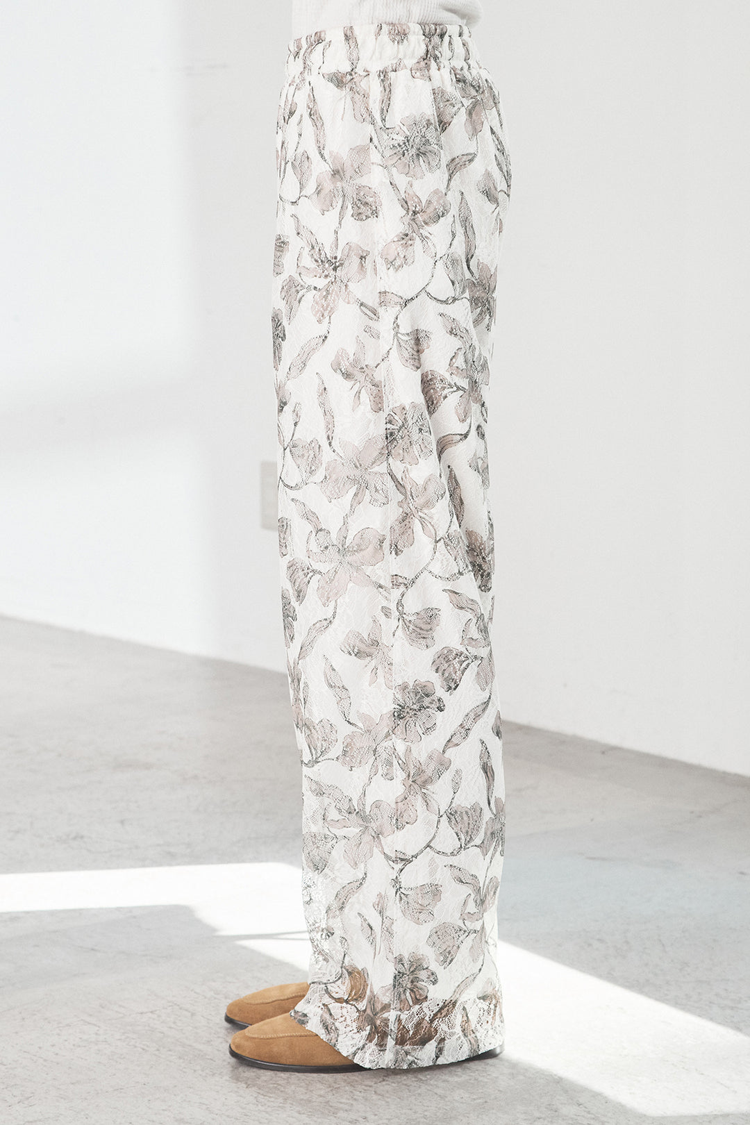 フラワープリントレースパンツ