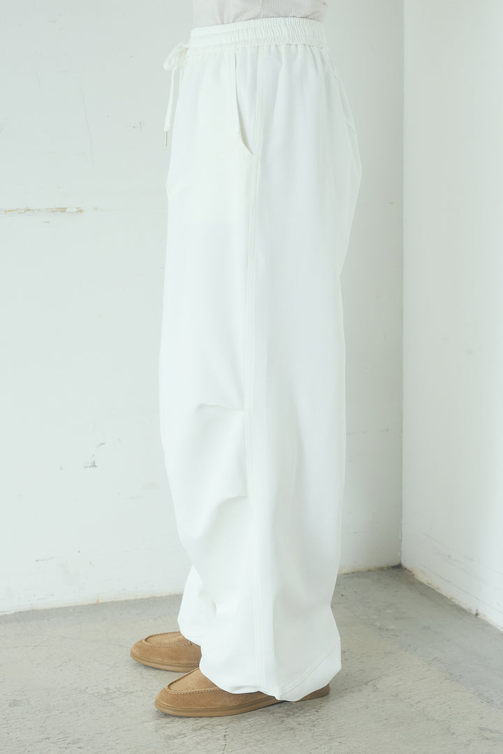 ランダムタックデザインワイドパンツ