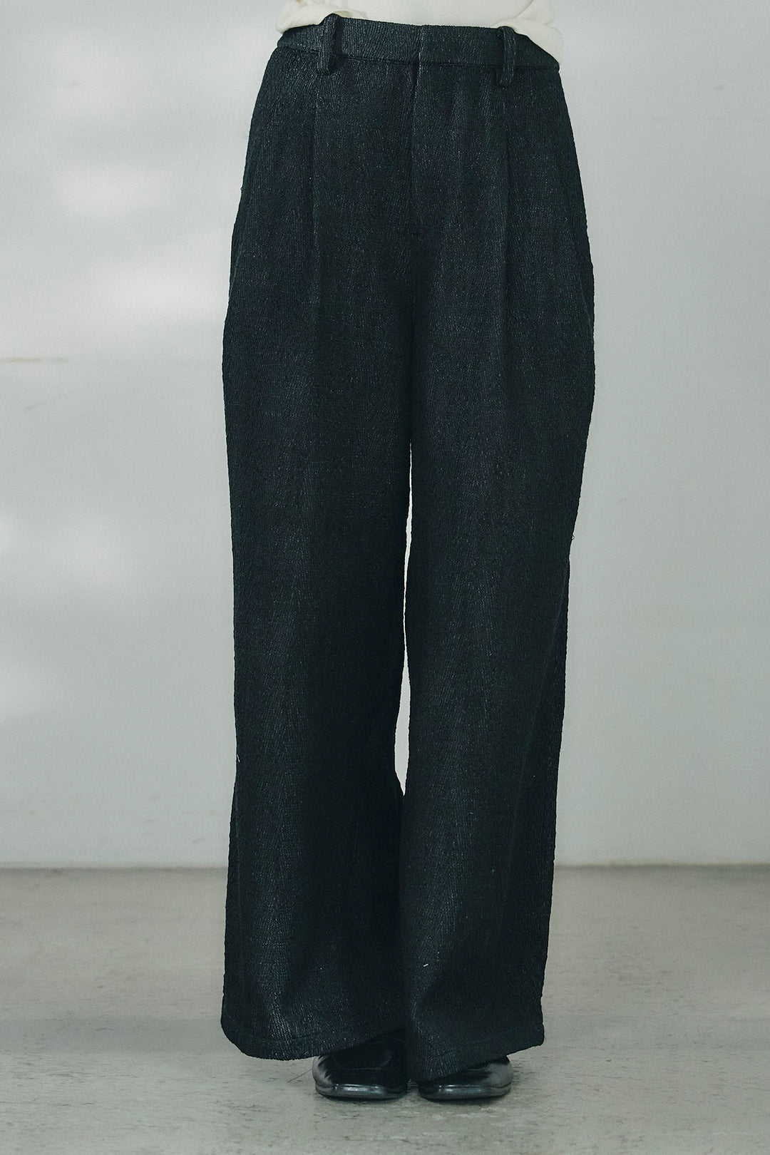 デニムライクヘリンボーンタックパンツ