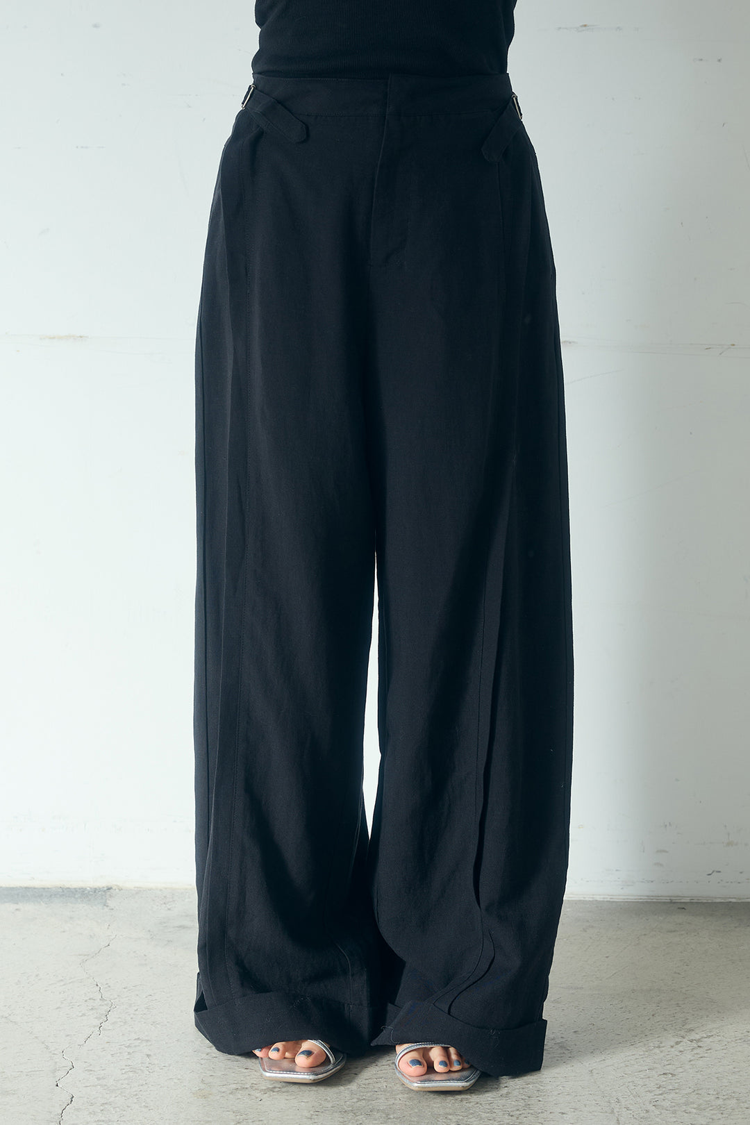 リネン混サイドベルトパンツ