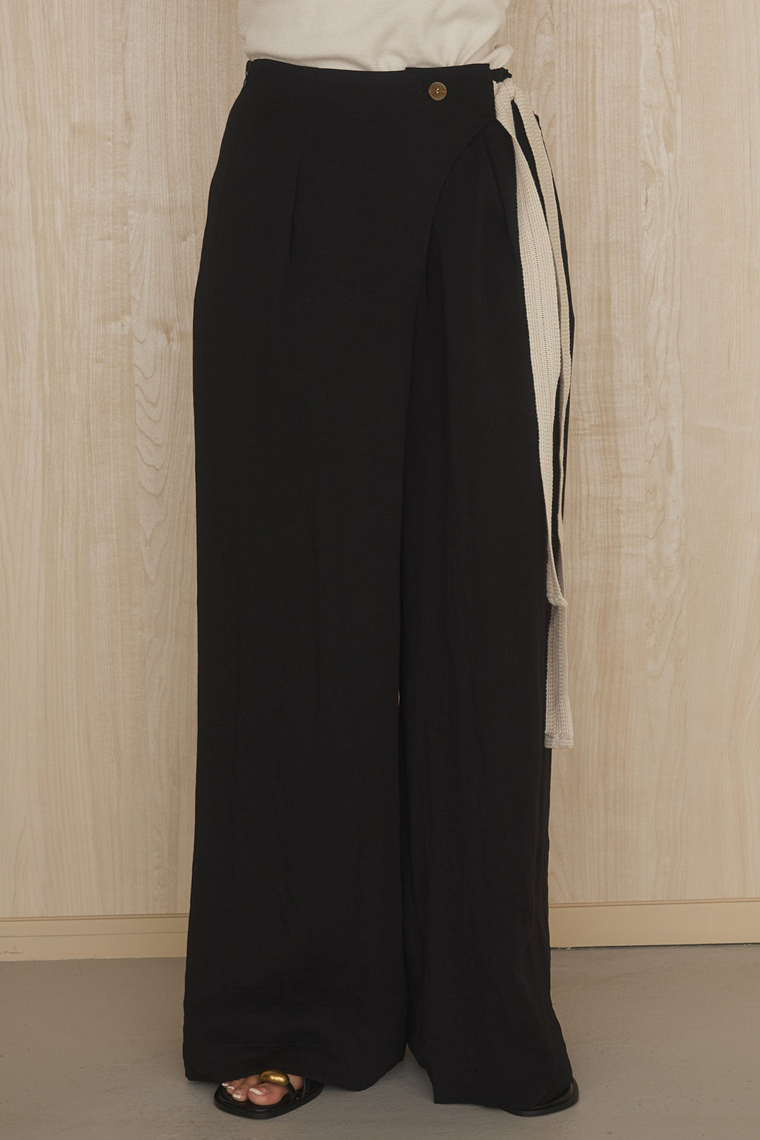 [SET]グラフィックサムデイワイドクロップドT+異素材ベルト付きラップ風ニュアンスワイドパンツ(2set)