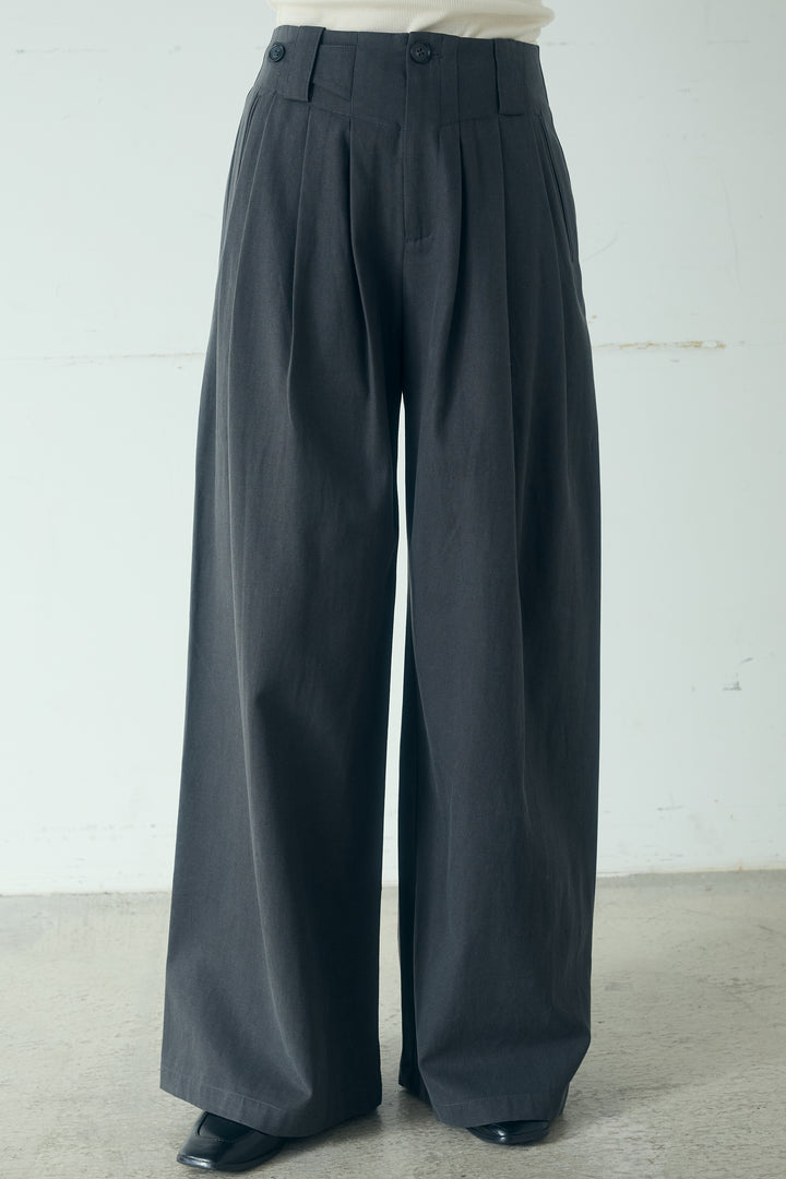 サイド調整ベルトタックパンツ