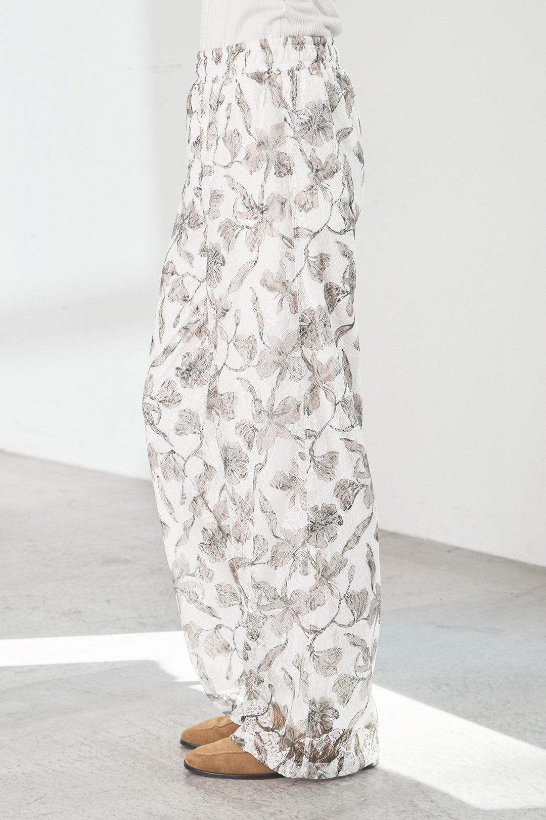 フラワープリントレースパンツ