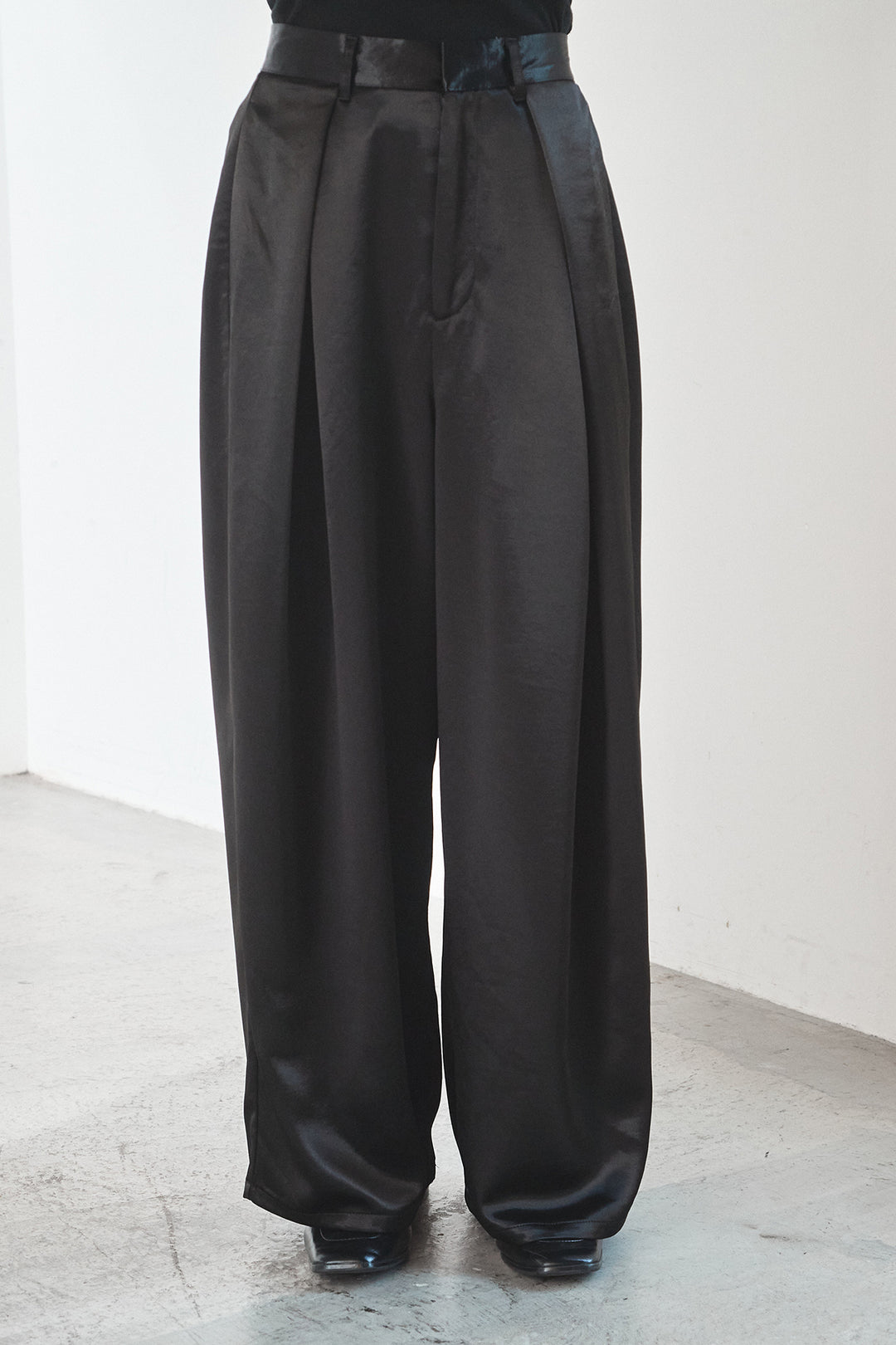 [SET]ケーブルVニットセーター+サテンタックワイドパンツ(2set)