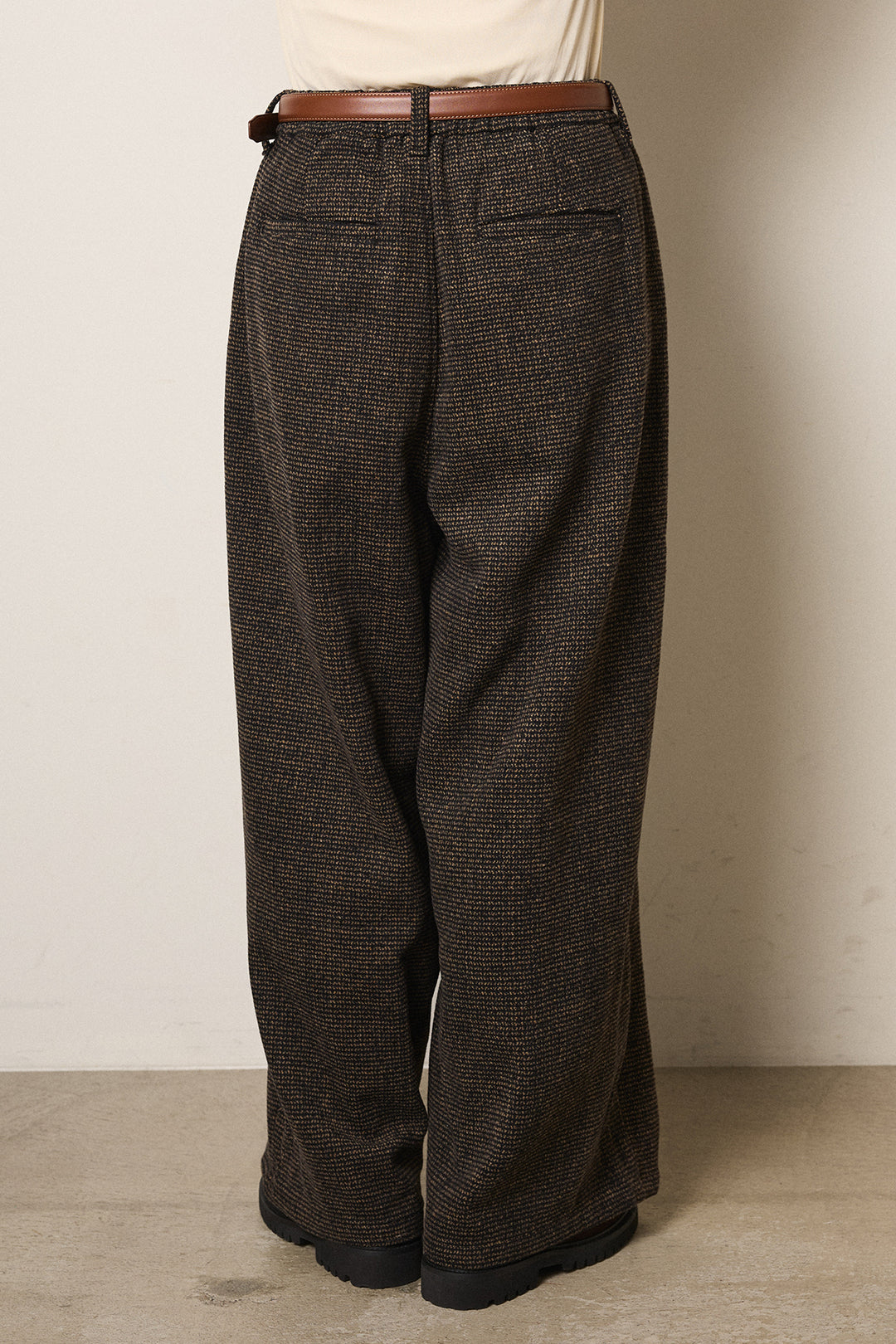 起毛タック入りツイードワイドパンツ