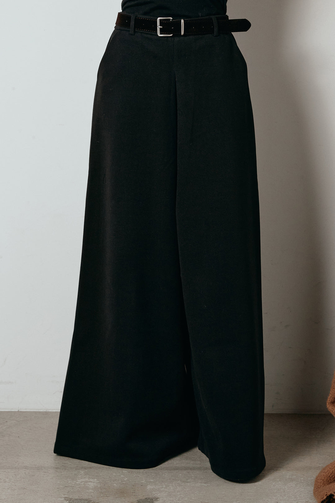 [SET]パターンランダム編みニットトップス+ベルト付きフロントタックデザインパンツ(2set)