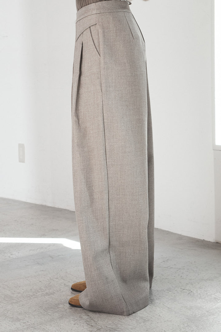 イレギュラータックワイドパンツ