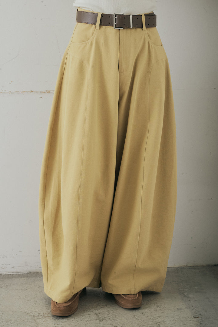 ベルト付きサイドタックワイドパンツ