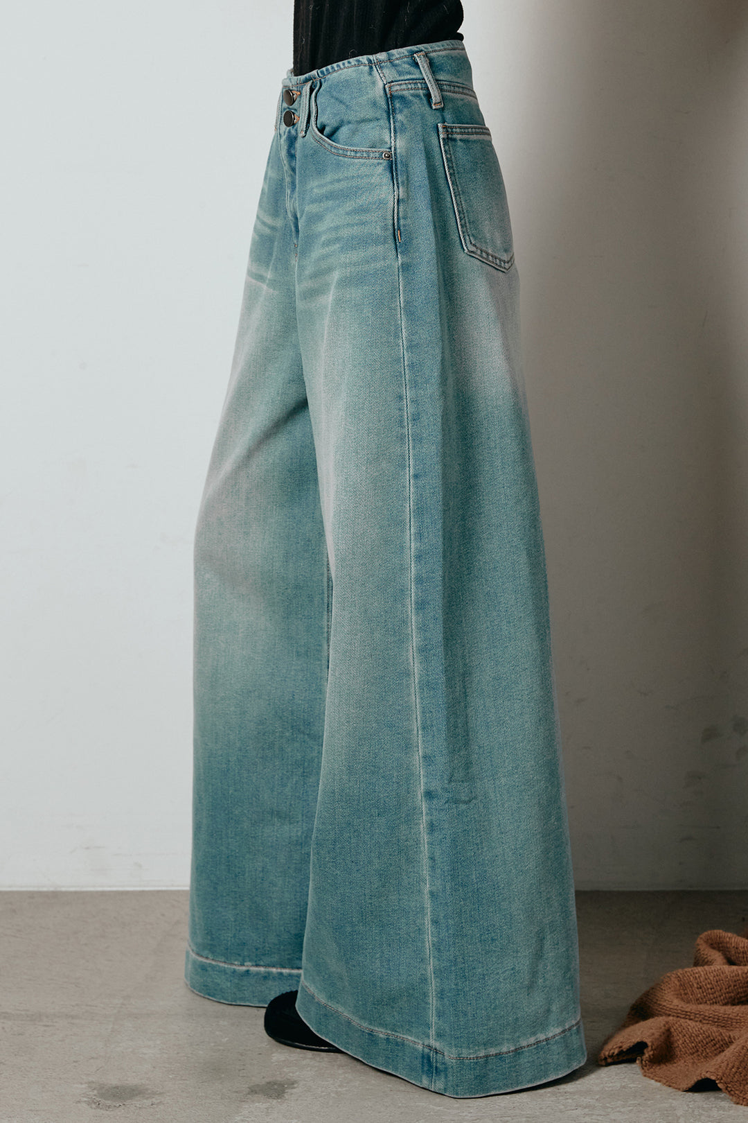 ウエストダブルボタンワイドデニムパンツ