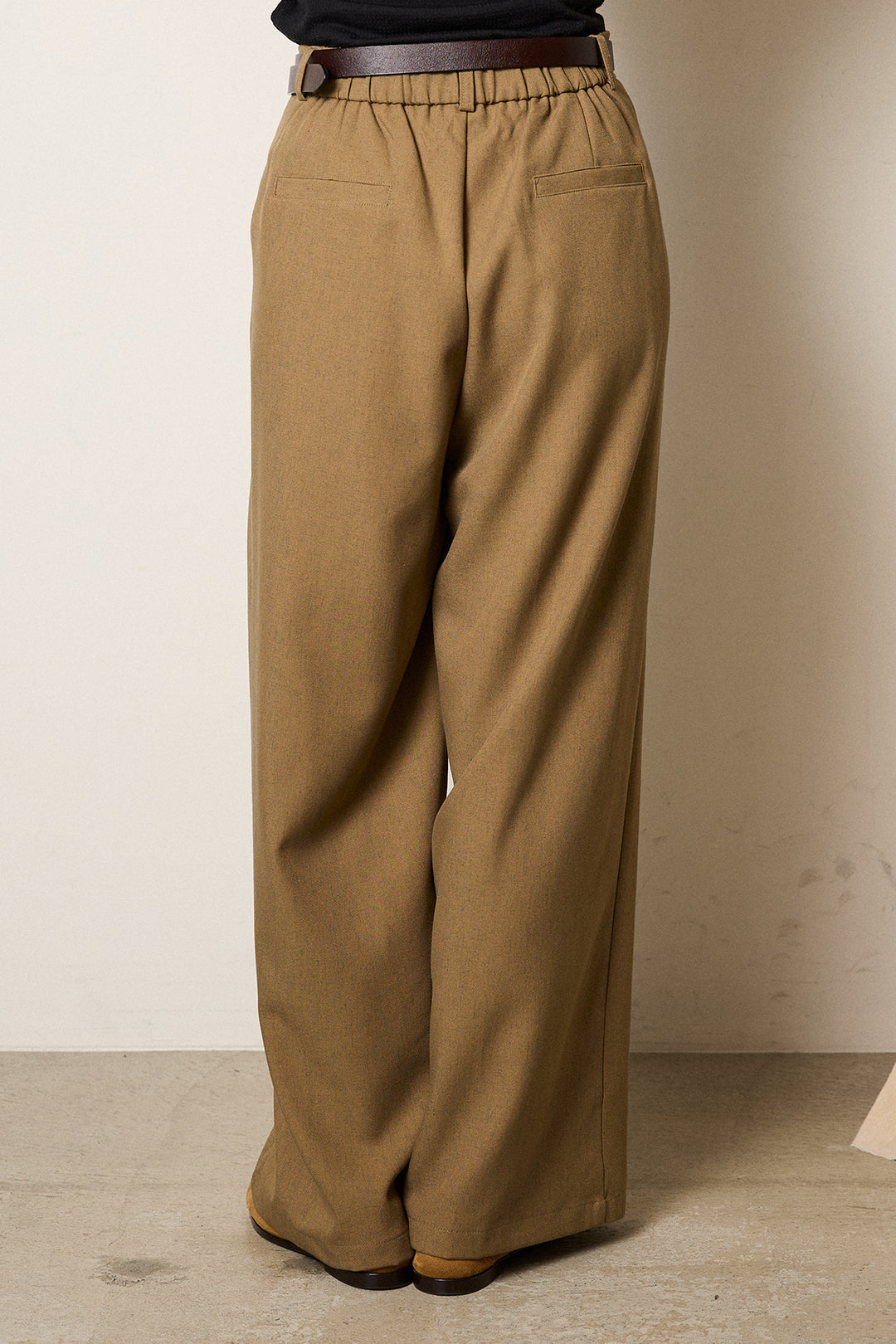 フロントワイドタックネップ入ワイドパンツ