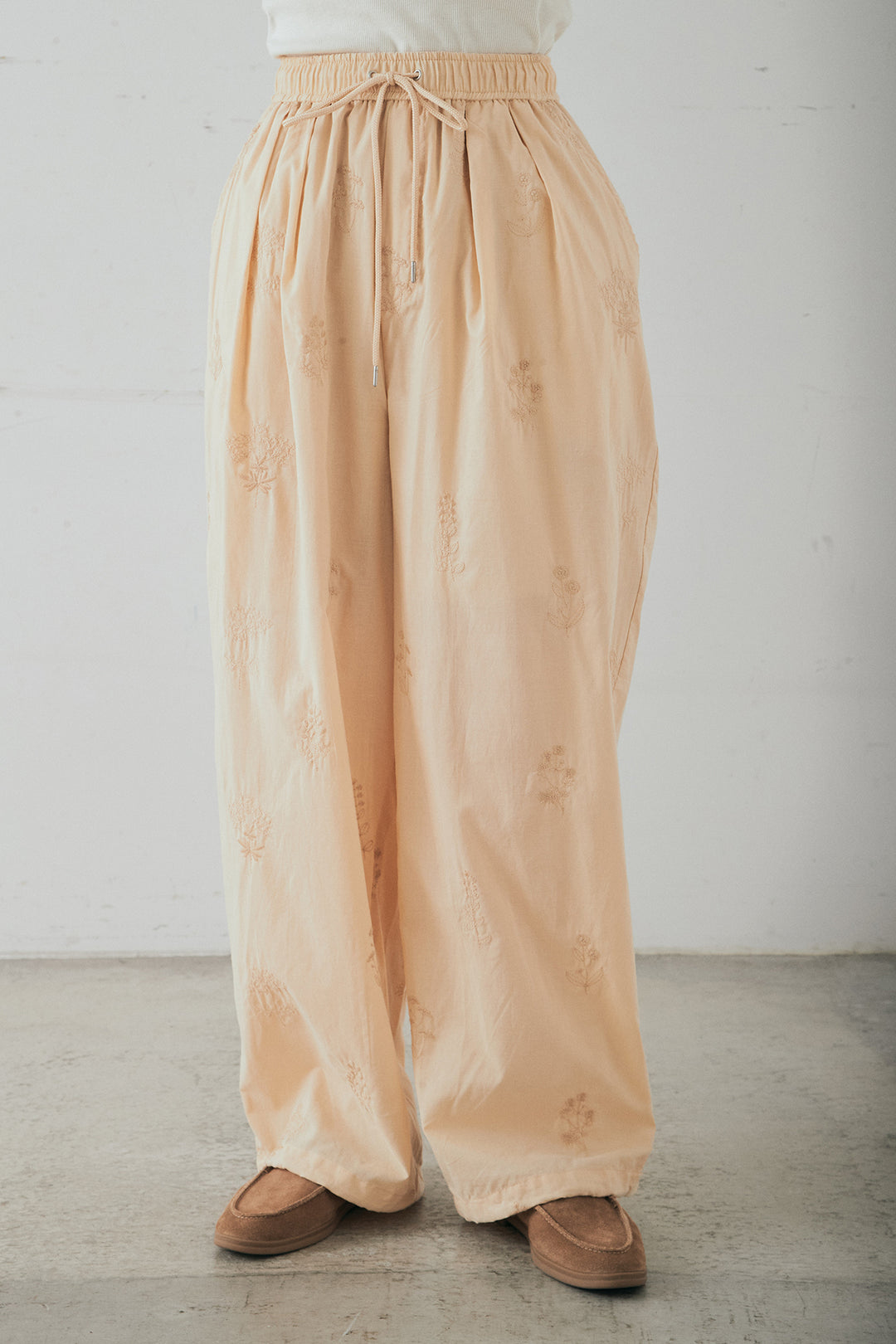 刺繍ローンタックイージーパンツ