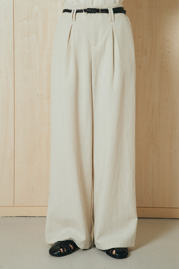 細ベルト付きタックワイドパンツ