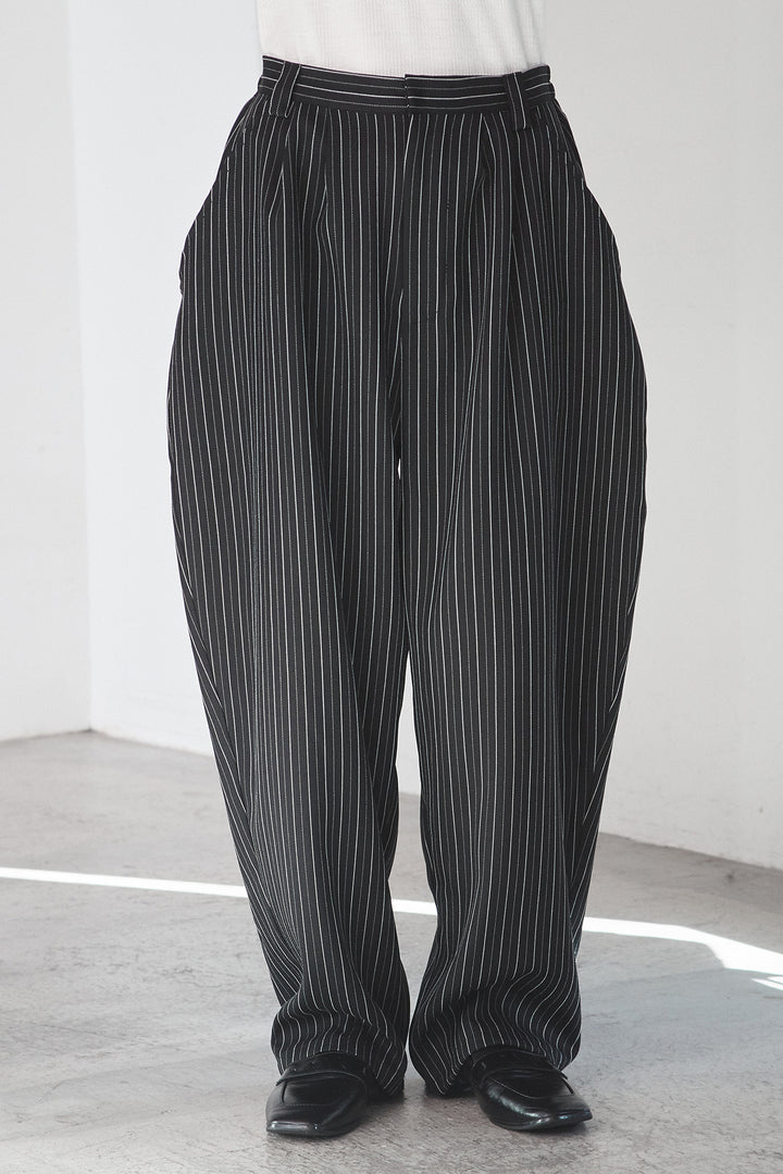 [SET]ビッグロゴHRU袖ボリュームトップス+リブシアークルーネック長袖トップス+ヘリンボーンストライプツータックパンツ(3set)