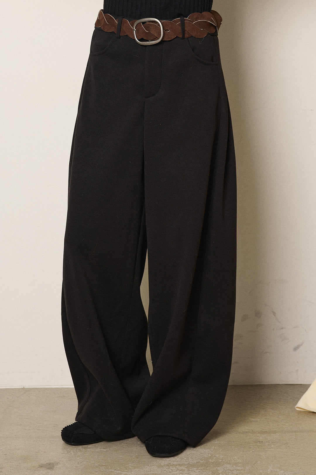 編みベルト付きワイドパンツ
