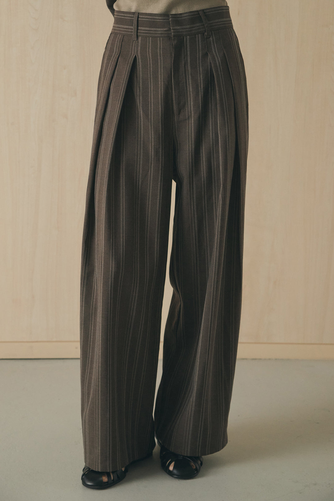 [SET]リネンライクテーラードハーフスリーブジャケット+リネンストライプタックワイドパンツ+リネンストライプレイヤードキャミ(3set)