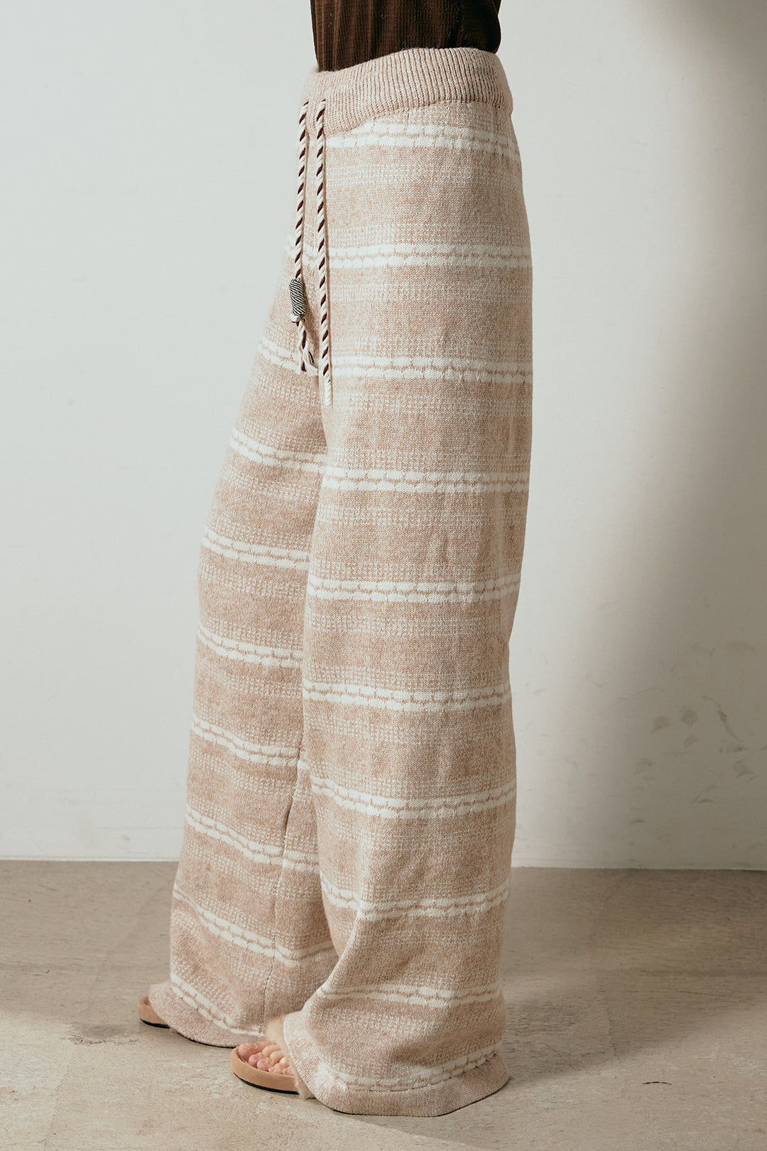 [SET]リバーシブルボアアウター+マルチライン柄リラックスニットパンツ(2set)