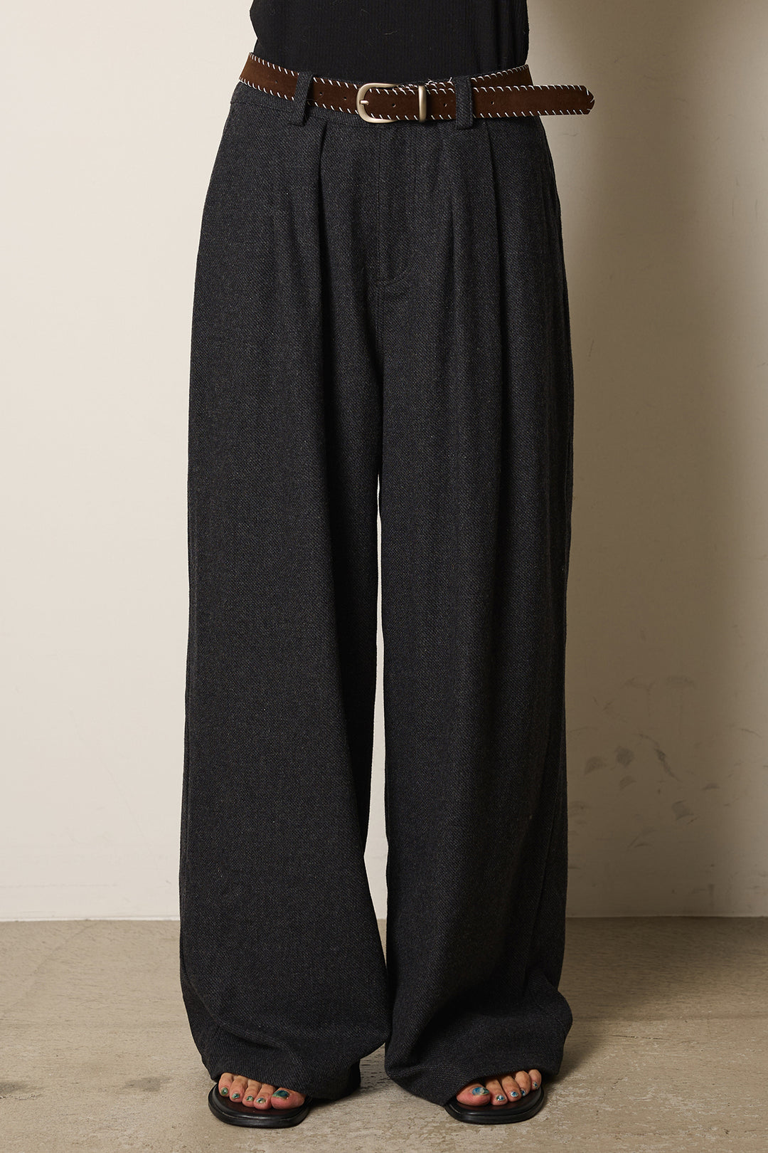 ステッチデザインベルト付きワイドパンツ