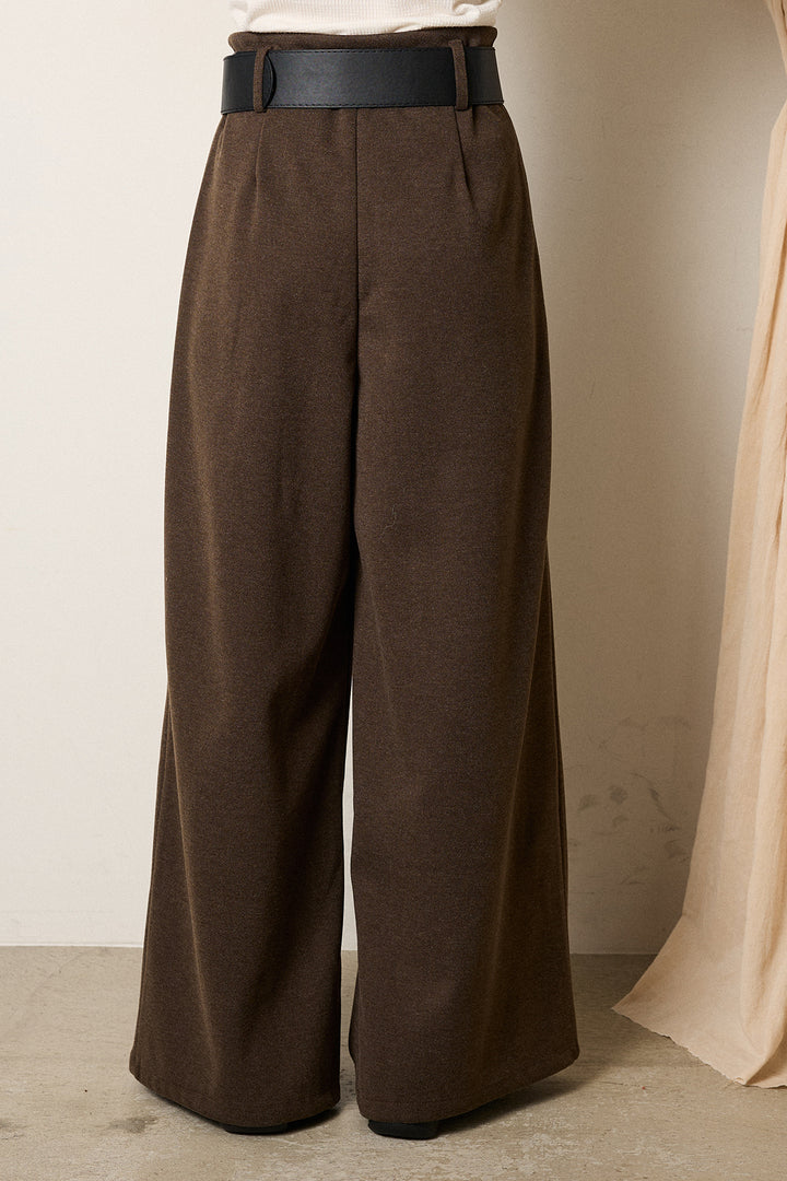 ゴールドバックル太ベルト付きワイドパンツ