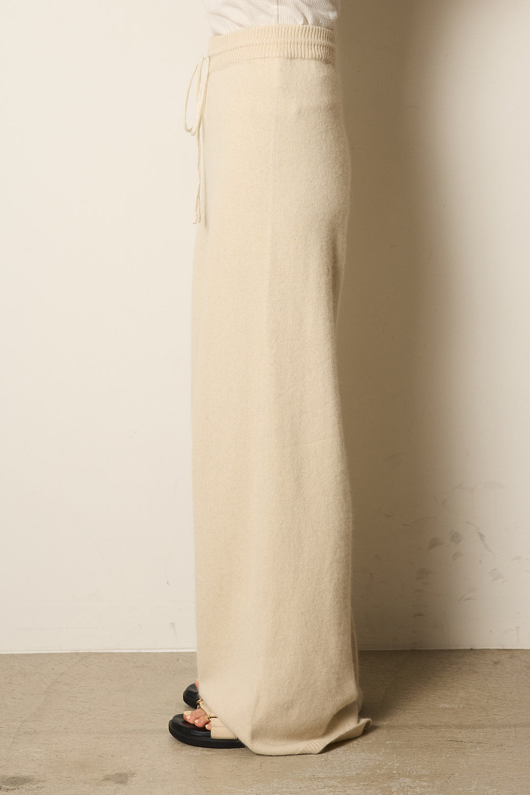 ウエストゴムリラックスニットパンツ