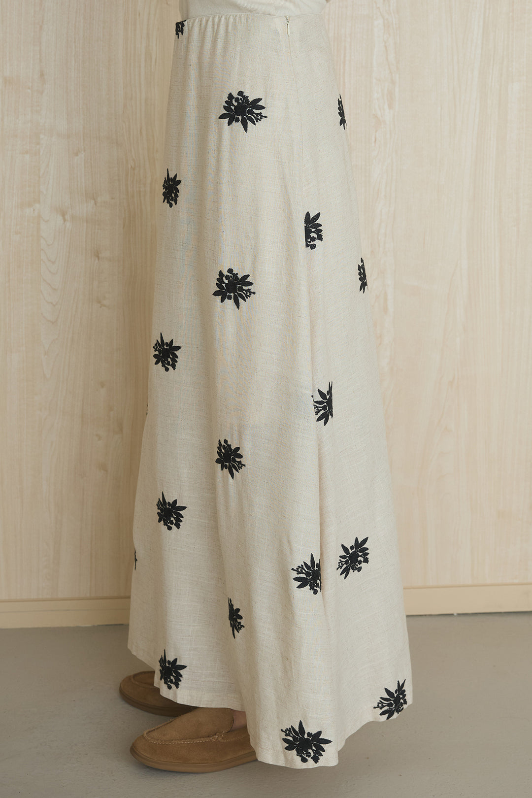 [SET]麻混襟付きトップス+レースコンビフラワー刺繍柄スカート(2set)