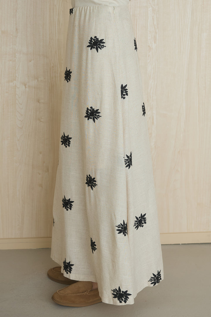 [SET]麻混襟付きトップス+レースコンビフラワー刺繍柄スカート(2set)