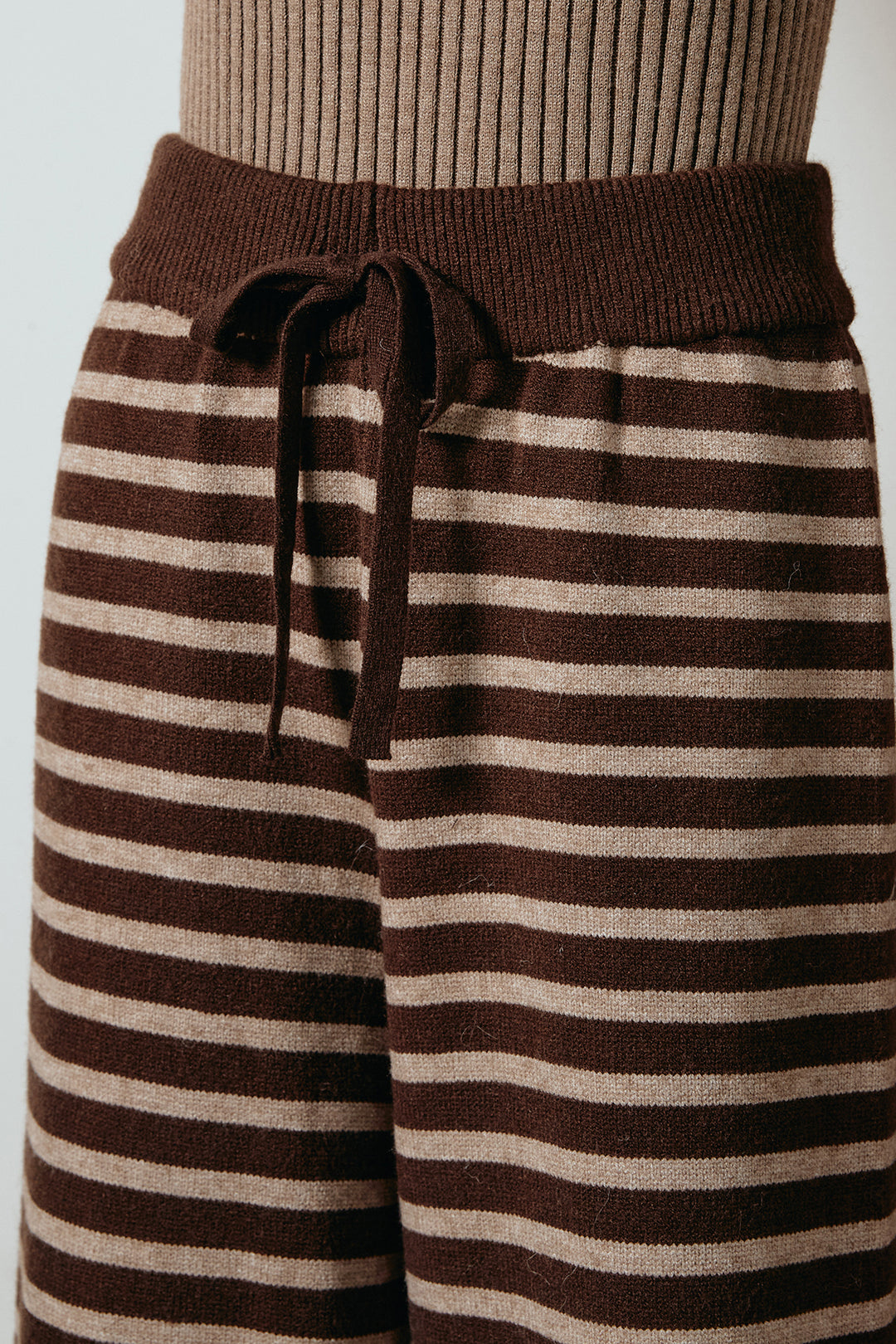 [SET]ルーズクラッシュツイルシャツ+リブニットシームレスタートルプルオーバー+ボーダーリラックスニットパンツ(3set)