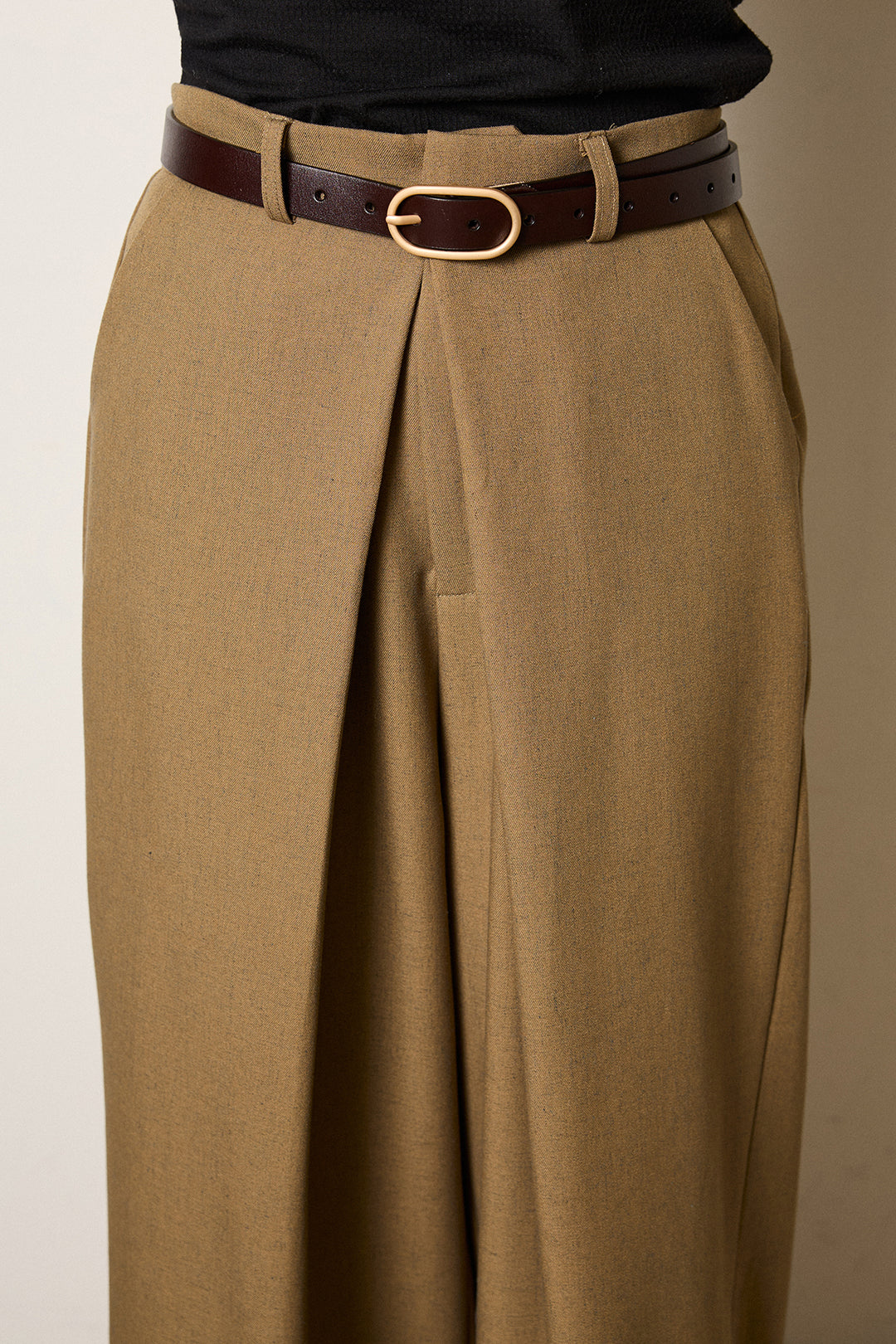 フロントワイドタックネップ入ワイドパンツ