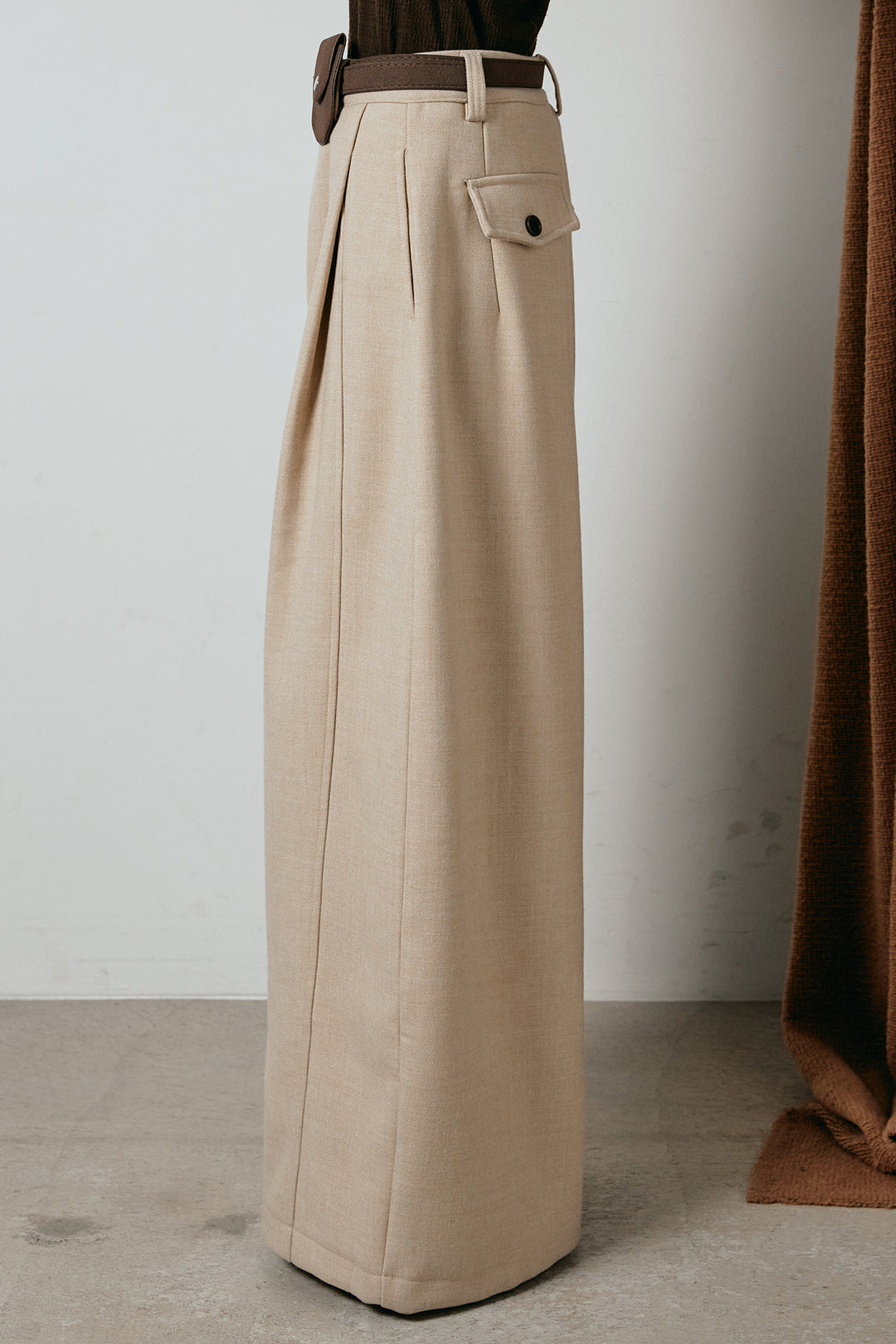 [SET]アシンメトリーフリルニットトップス+ポーチベルト付きカーブパンツ(2set)