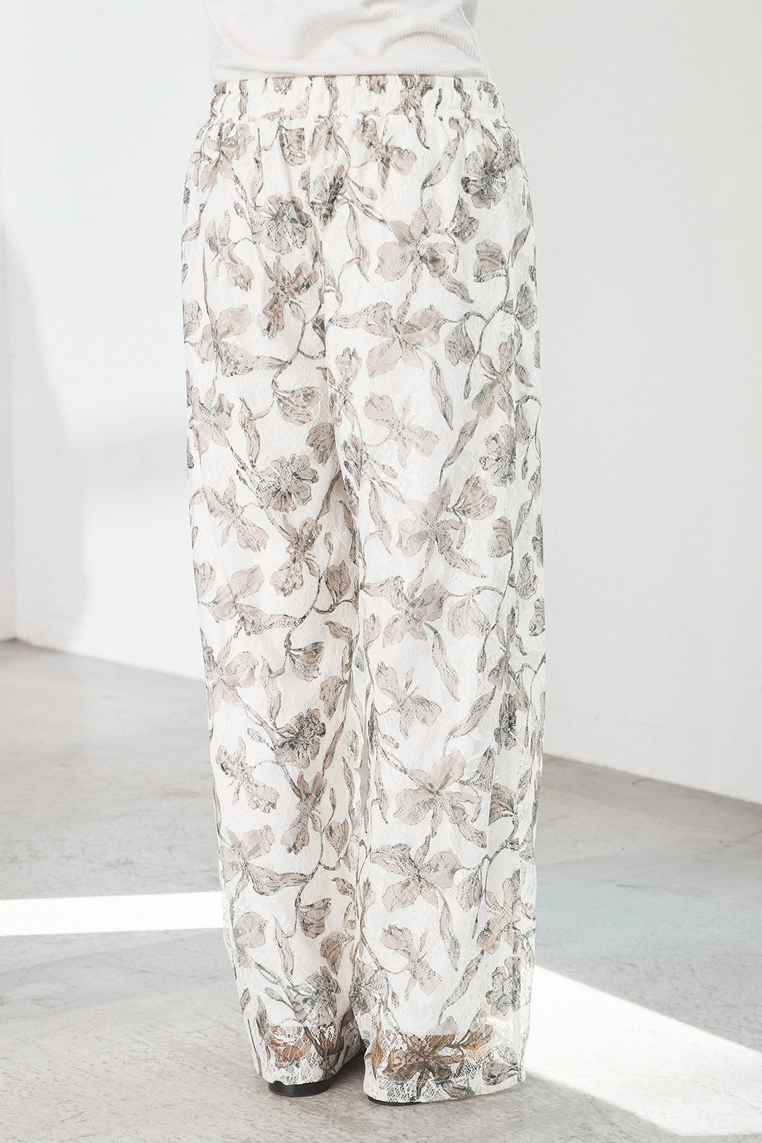 フラワープリントレースパンツ