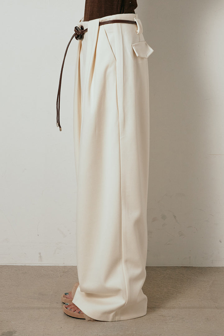 [SET]深Vネックチョウチョヤーンニットトップス+細フェイクレザーベルト付きワイドタックパンツ(2set)