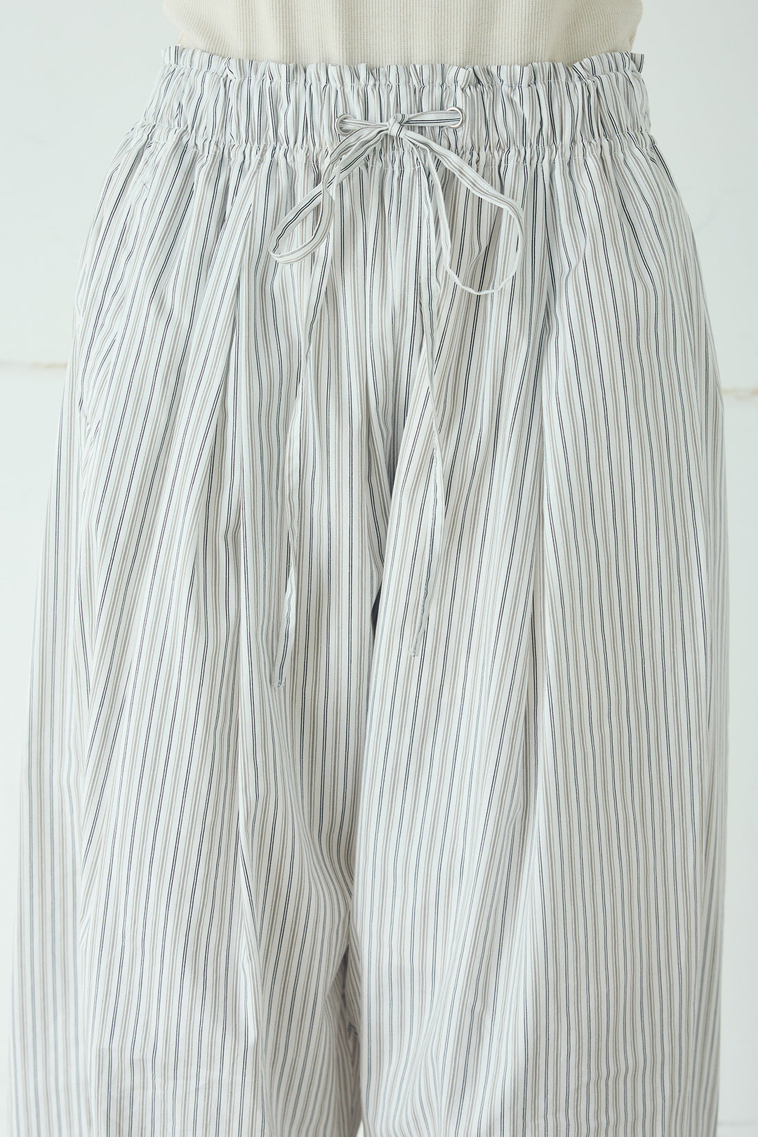 [SET]スポンディッシュBIGボタンクルーネックカーディガン+ランダムストライプタックギャザーパンツ(2set)