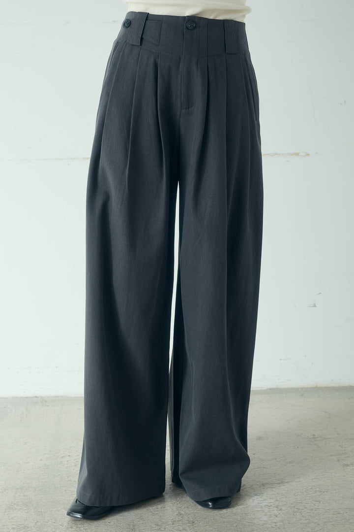 サイド調整ベルトタックパンツ