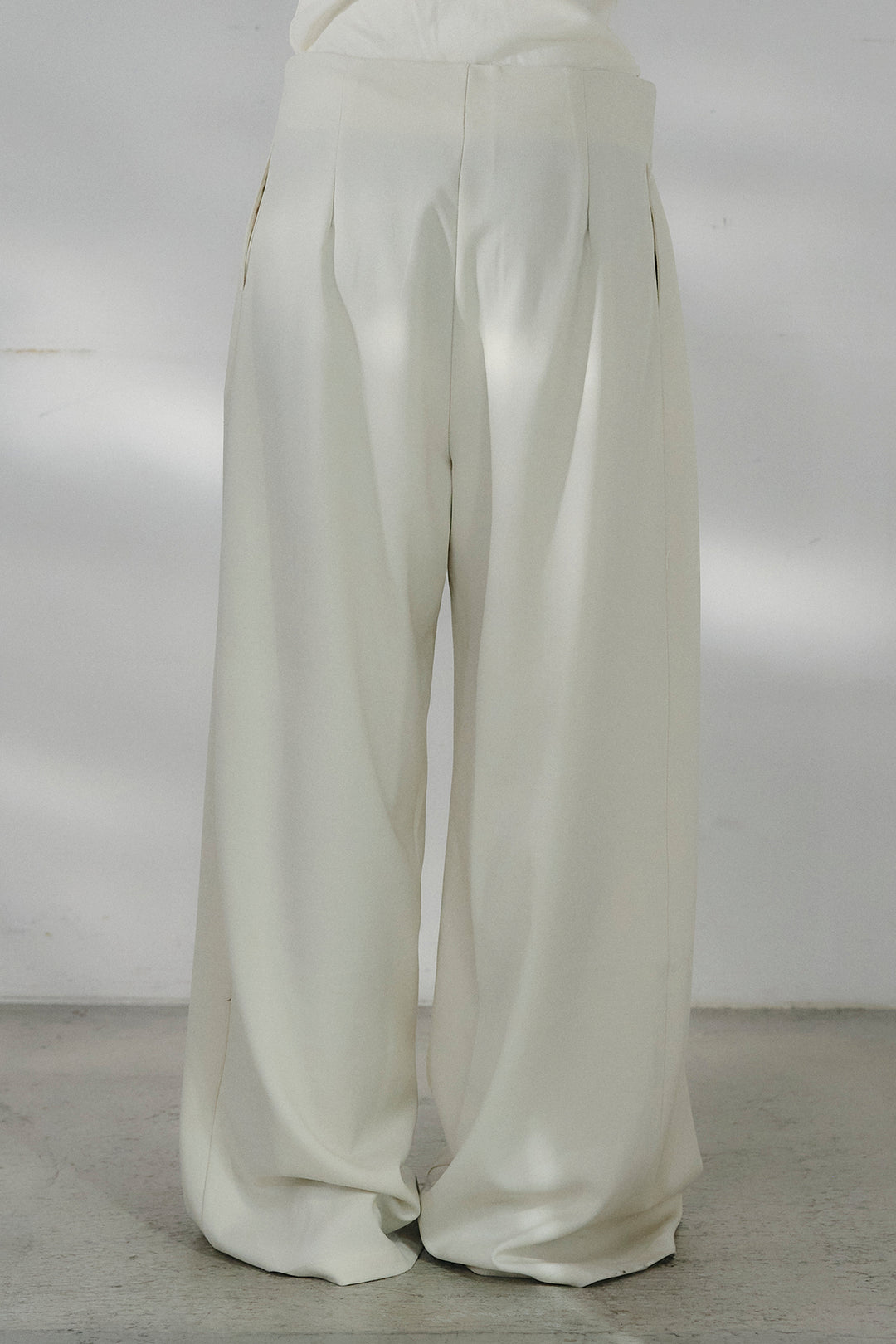 メタルプレートタックワイドパンツ