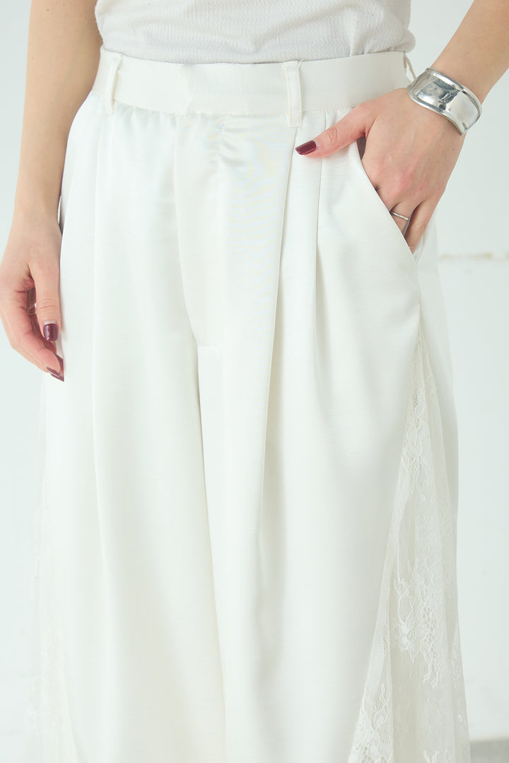 サテンレース切り替えタックパンツ